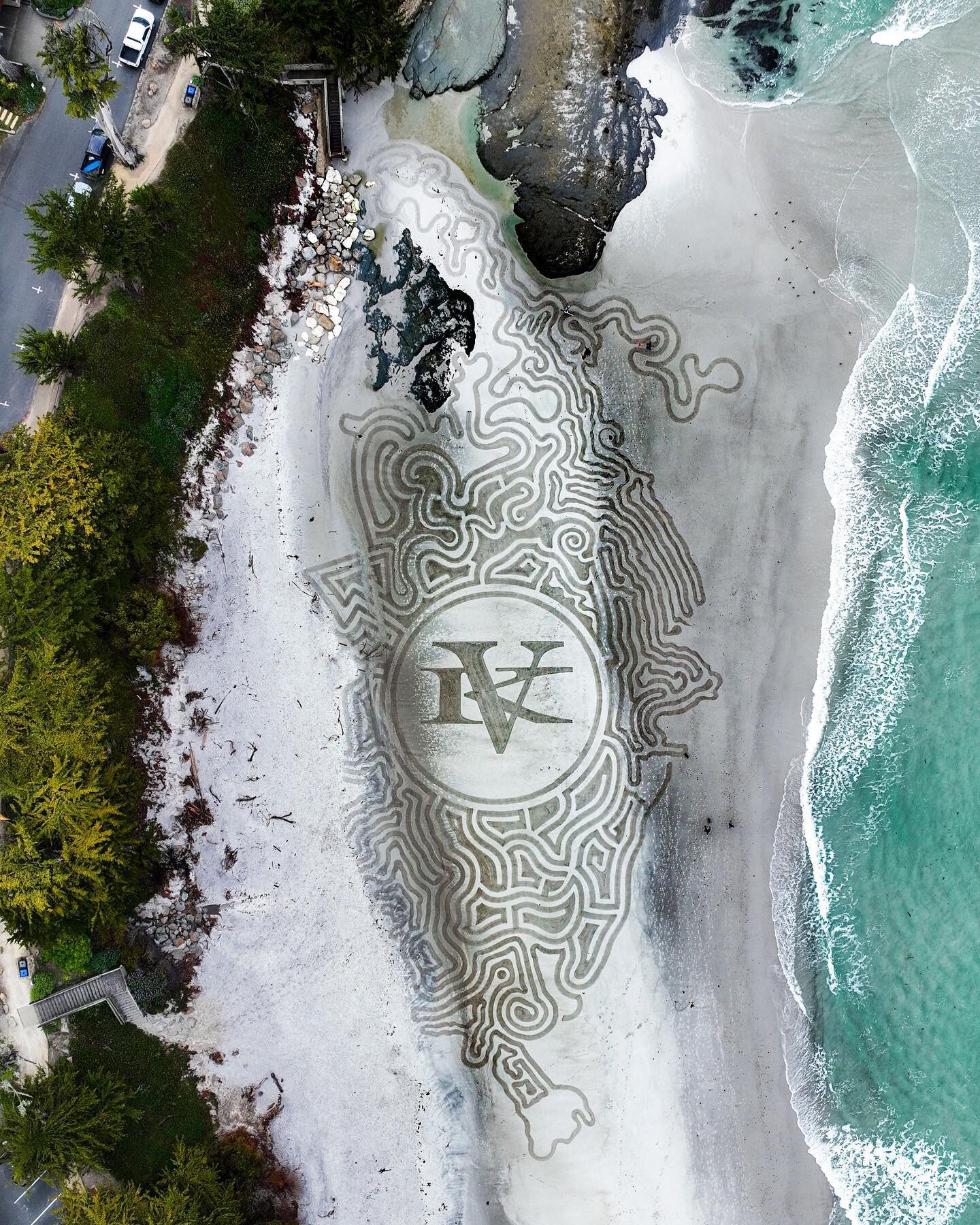 Carmel by the Sea
XO V

Artist @brightondenevan
.
.
.
.
.
#vancekillendesign
#carmelbythesea
#design
#designer
#interiordesign
#interiordesigner
#interiorarchitecture
#brightondenevan