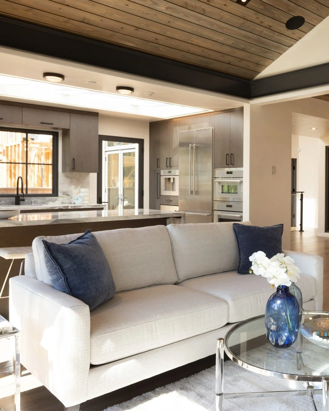 Treehouse Comfort

Architect @thomasbhood
Photographer @shermanchuphotographer
Contractor @wayfinderdevelopment

XO V