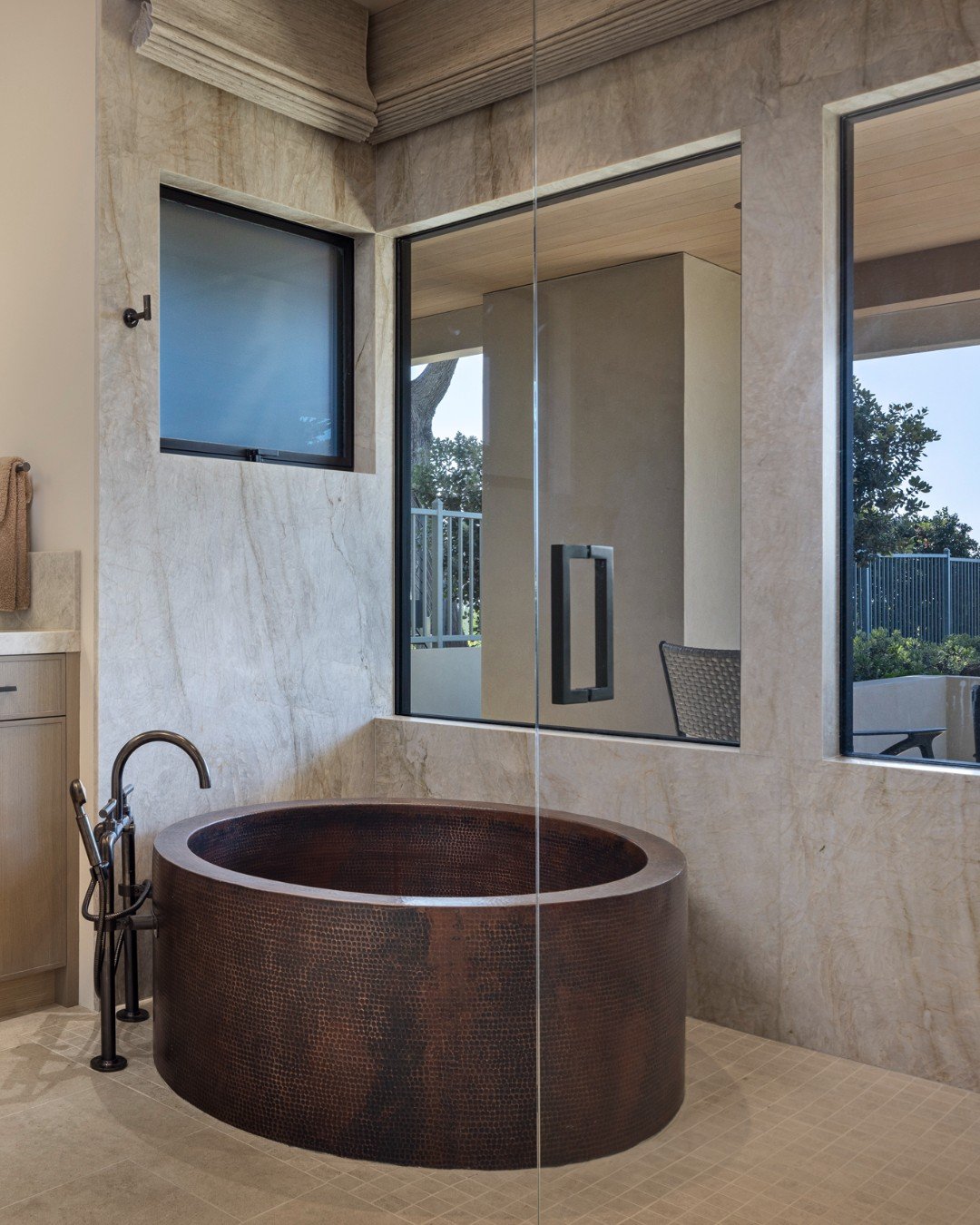 Soak In It 

Architect - Samuel Pitnick
Contractor @mcnickleconstruction
Photography @rickpharaohphoto

XO V