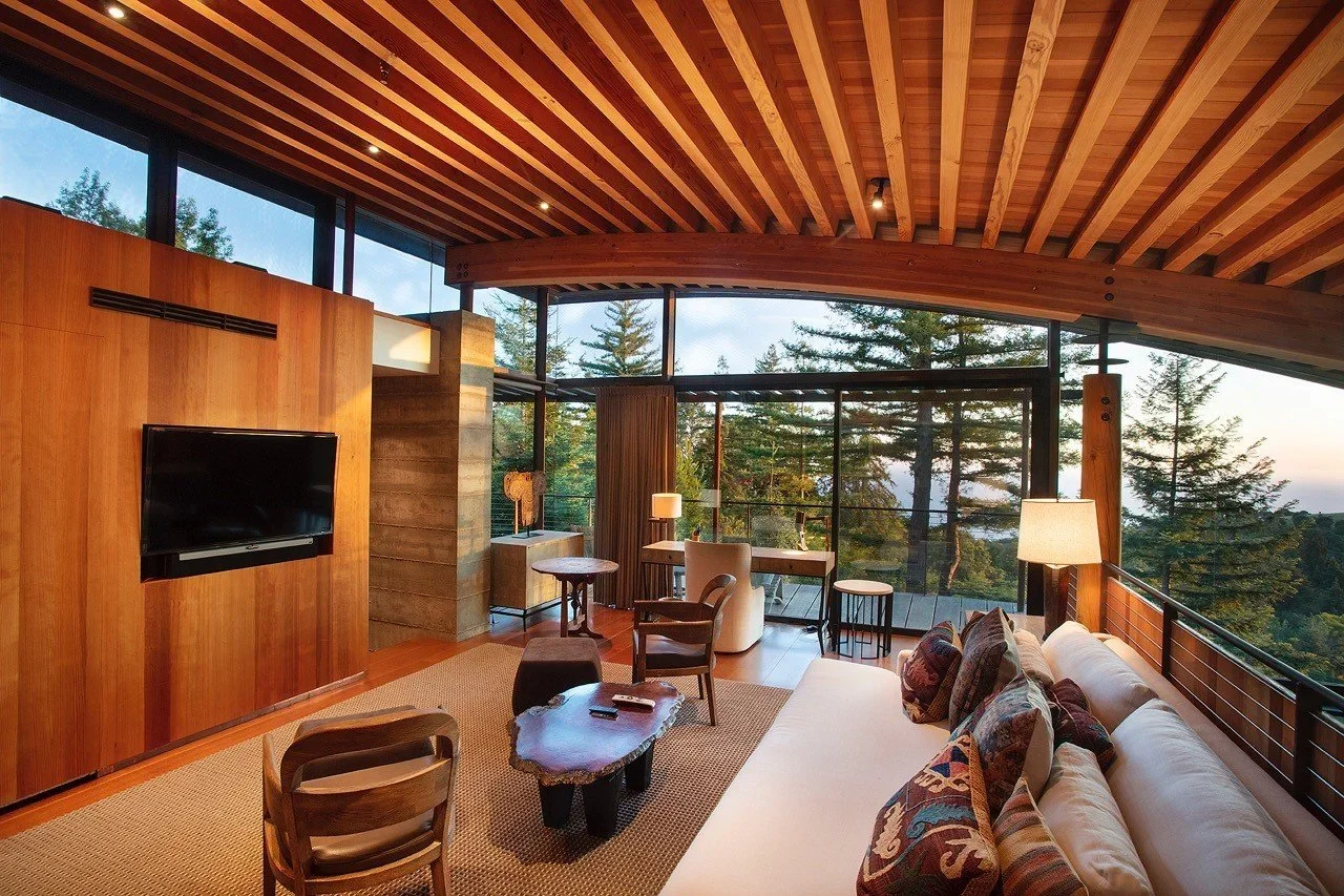 Interior_of_Big_Sur_Home_Showing_the_Living_Space_with_Sweeping_Views_of_Big_Sur_Coastline.webp
