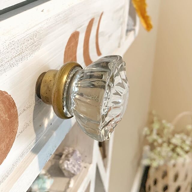 My home🏡yoga space is complete and here are two of my favorite parts!
⠀⠀
The shelf by was custom created by @cedarandcraftco .  But what makes it extra special is the knob on the drawer.  Cedar &amp; Craft is not currently shipping their pieces with