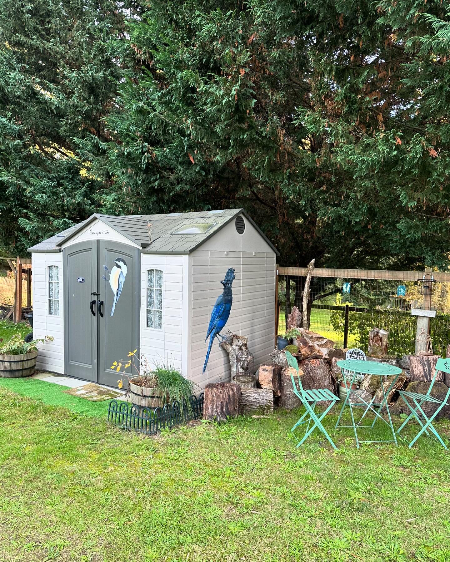 Next up in our &lsquo;Residents&rsquo; Favorite Spots&rsquo; series is our charming little Bookshed! This cozy library is home to hundreds of books, covering everything from art techniques and how-tos to nature, science, poetry, and unique artist boo