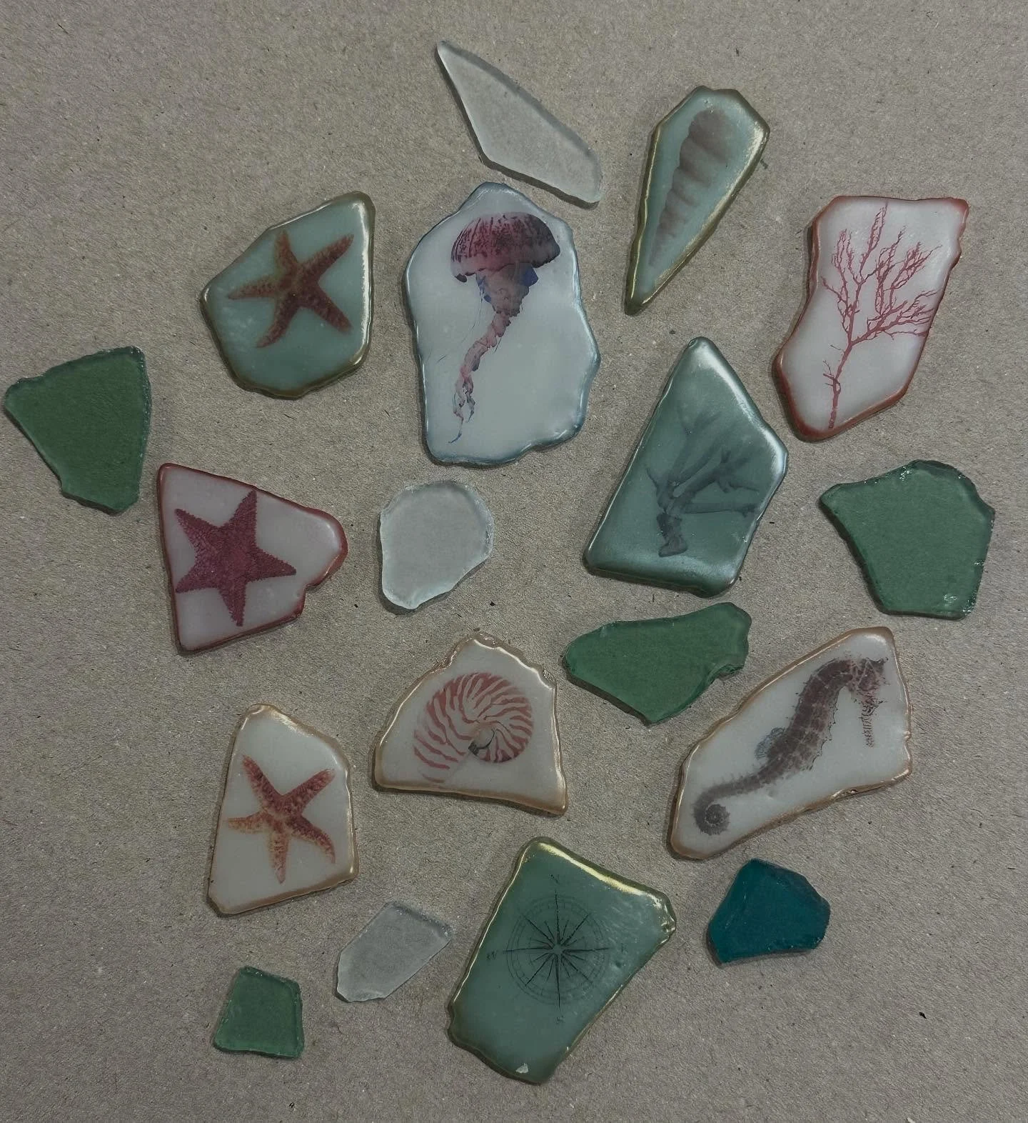 Little sea glass paintings. I had fun experimenting with these. I will be handing them out at the opening reception of - The Ocean Within - at @hoffmancenterforthearts on Nov. 8th. Hope to see you there.