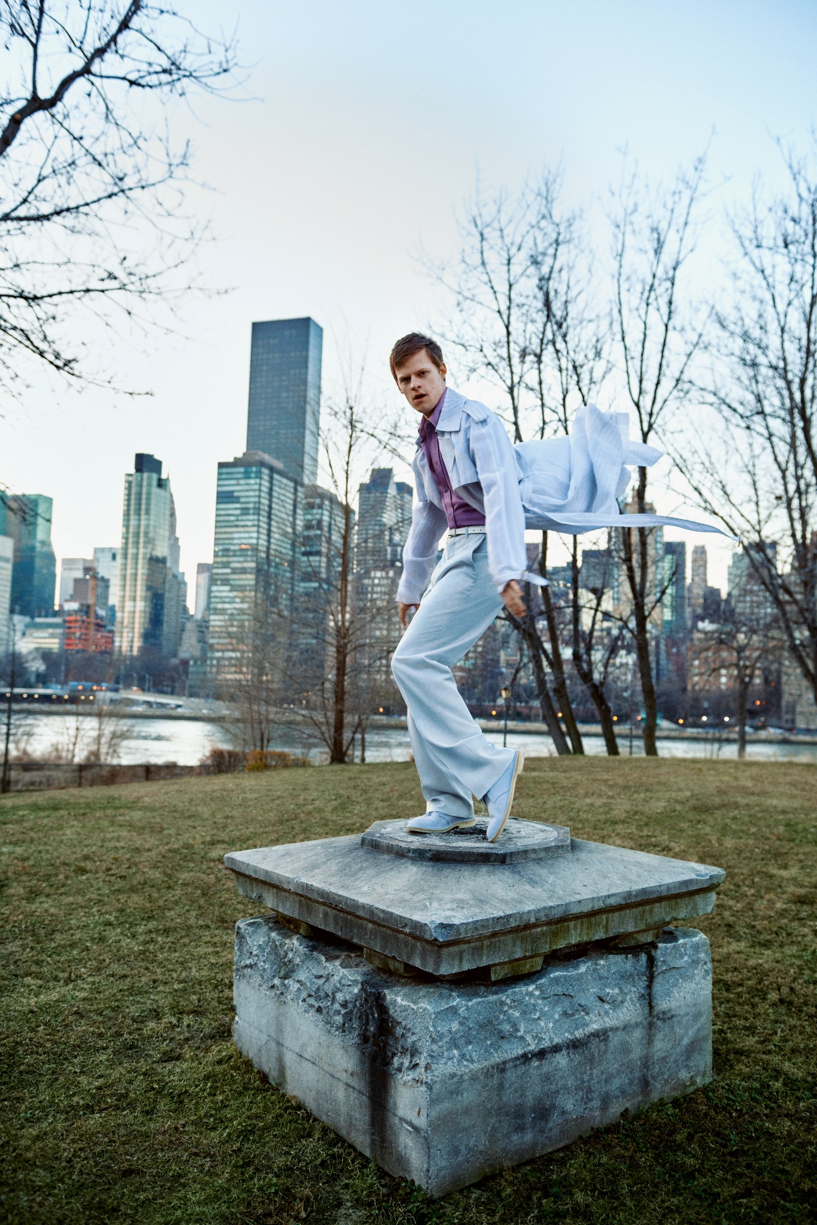 lucas-hedges-gq-march-2019-05.jpg