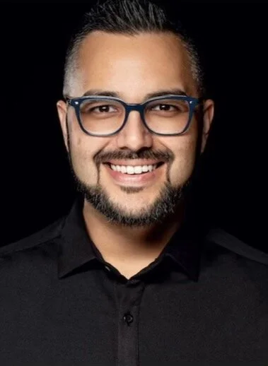 The U.S. Navy Memorial Welcomes Jeremy Munoz to the Ship Store