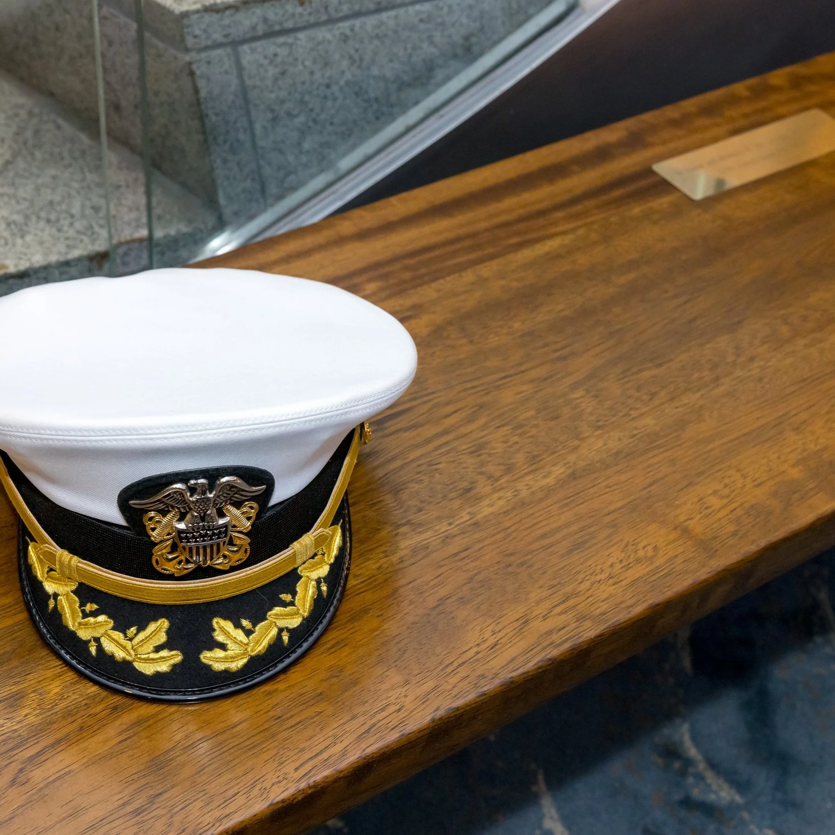 How Memorial Benches Enhance the Visitor Experience in Cemeteries and Parks