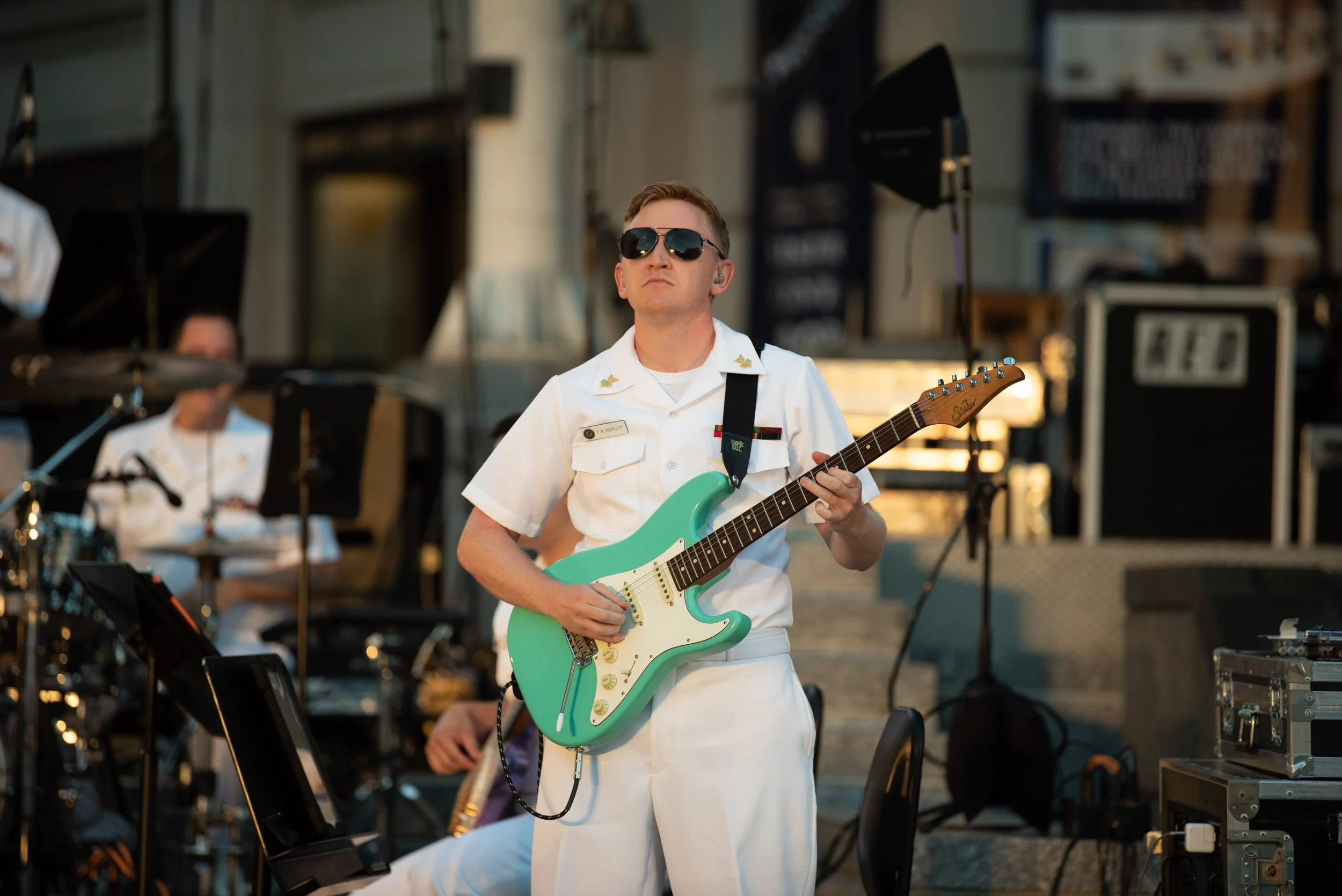 Concert on the Avenue - Navy Band Cruisers