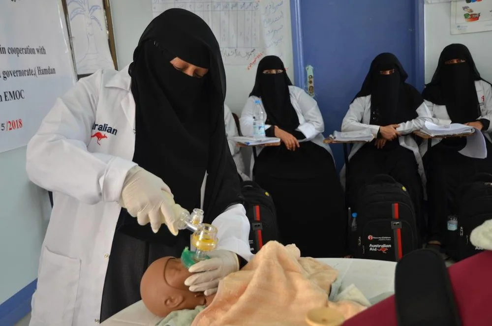 A Save the Children Australia training provides Yemeni midwives with practical learning and theoretical methods to help save the lives of mothers and newborns© Save the Children Australia.