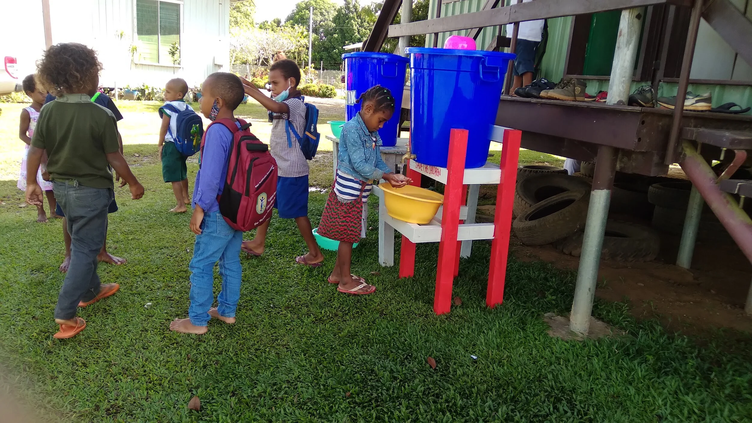 Clean hands against COVID-19: handwashing stations and water tanks for PNG