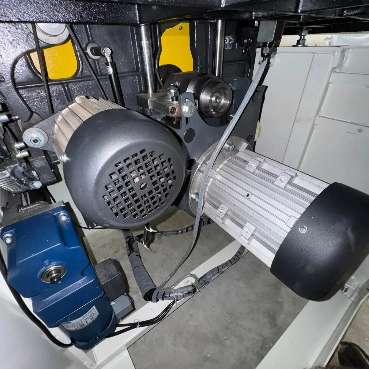 PS400B motor.jpg