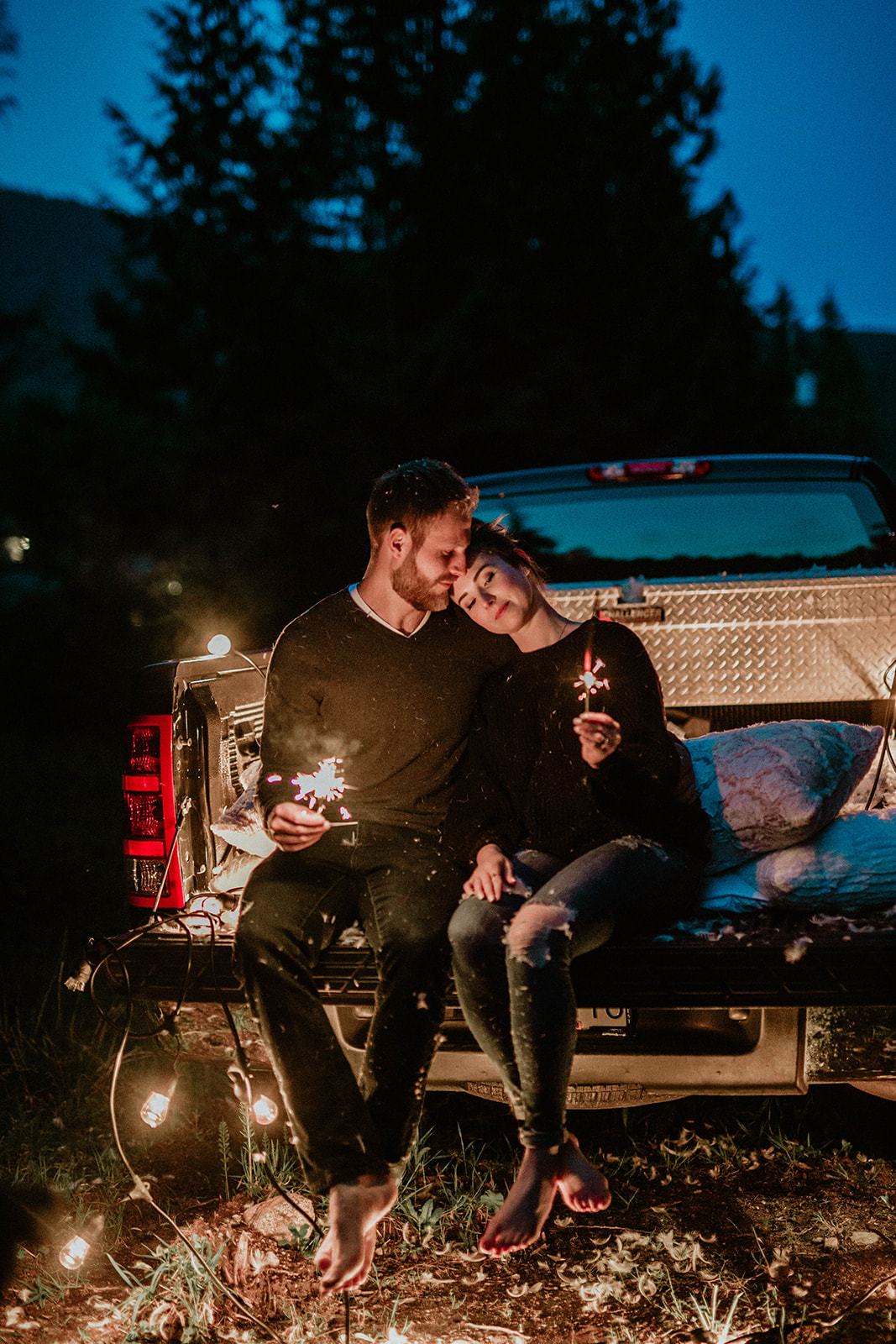 evening moody portraits engagement