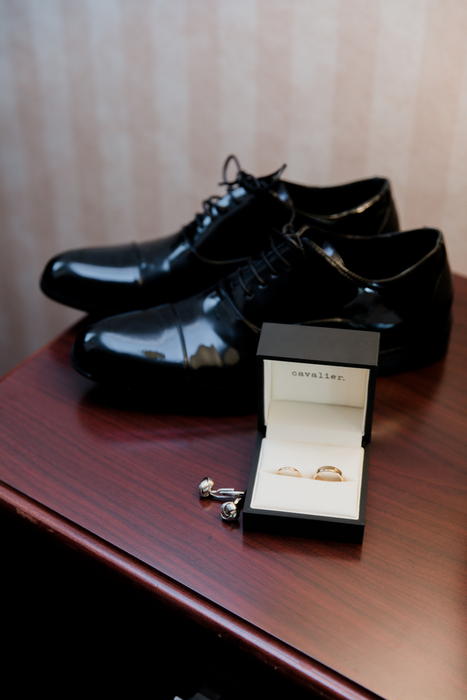 groom shoes photography