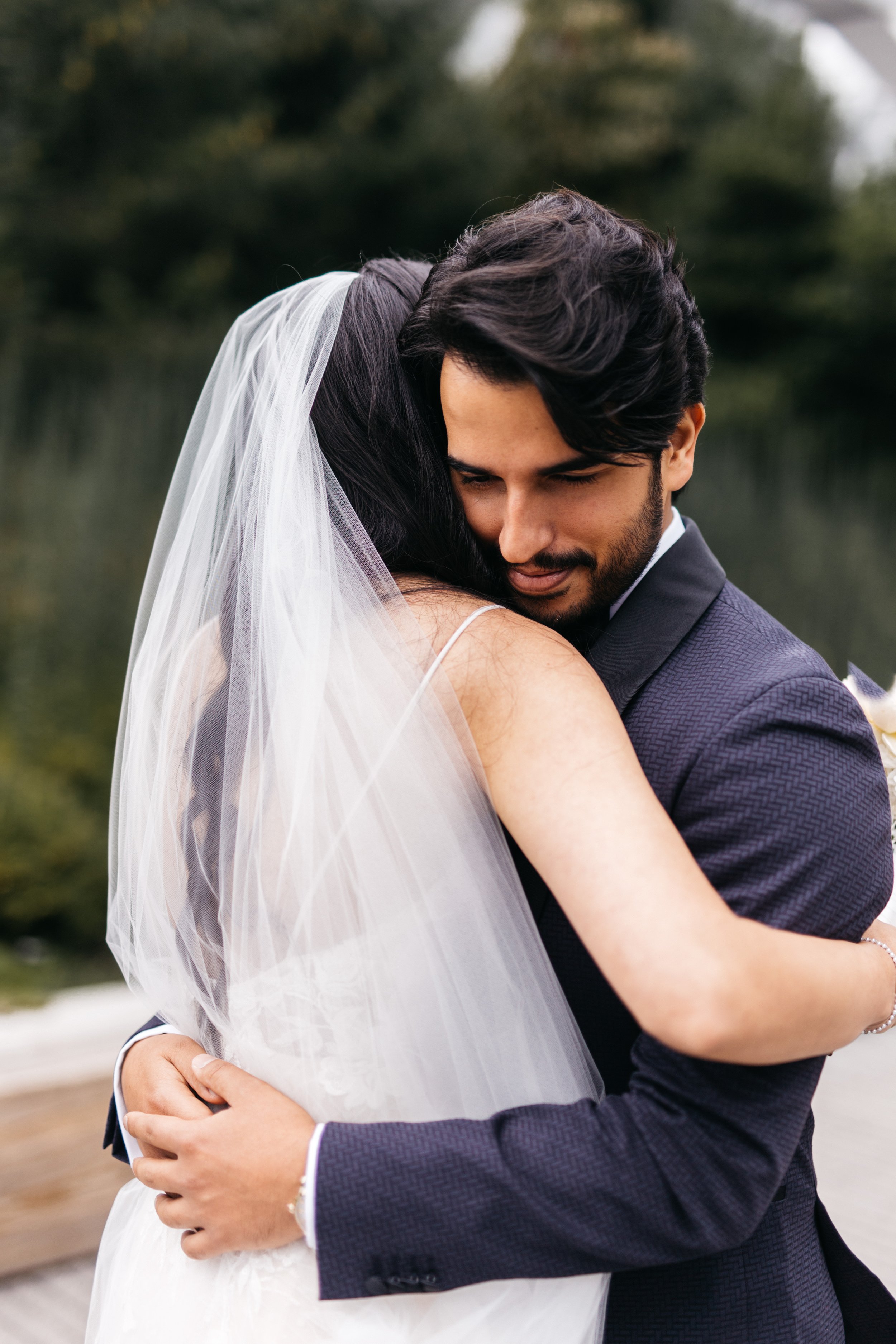 bride groom first look.jpg