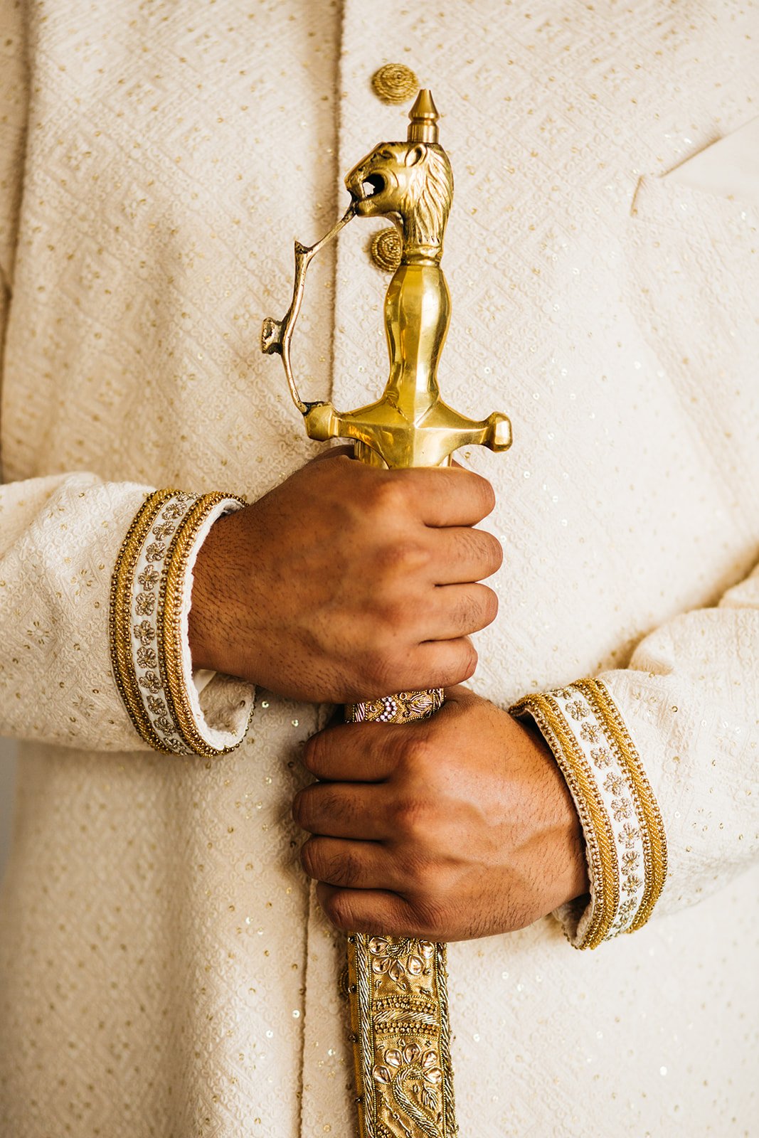 groom detail photography.jpg