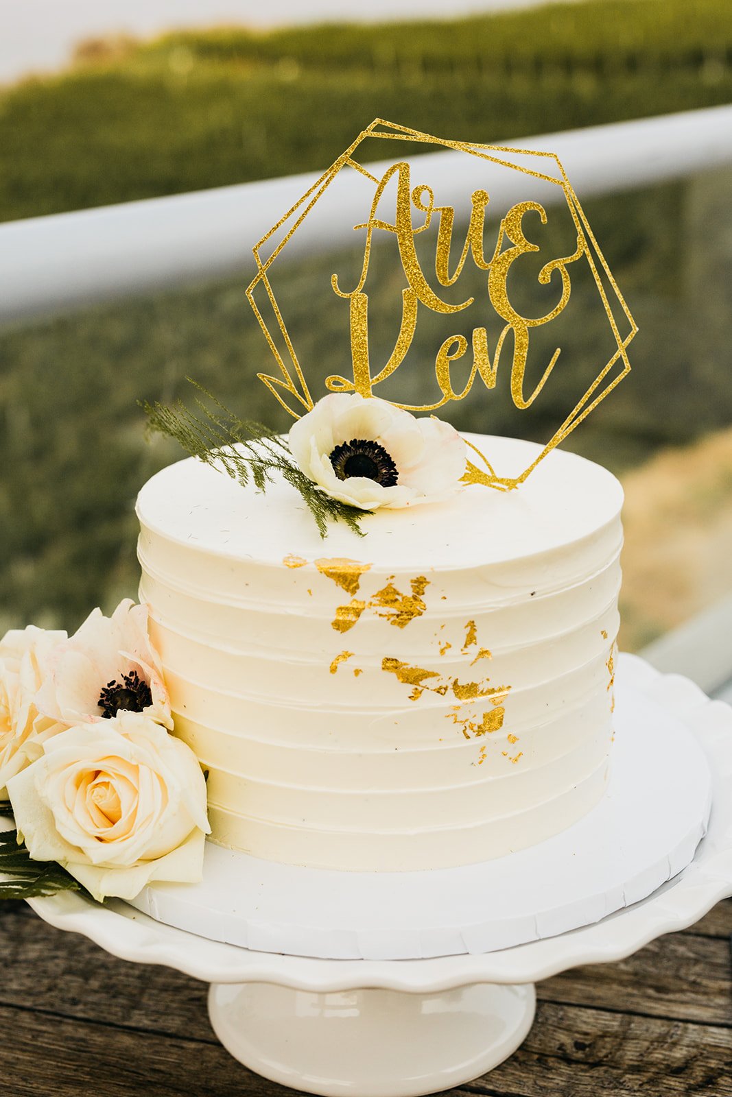 photography wedding cake.jpg