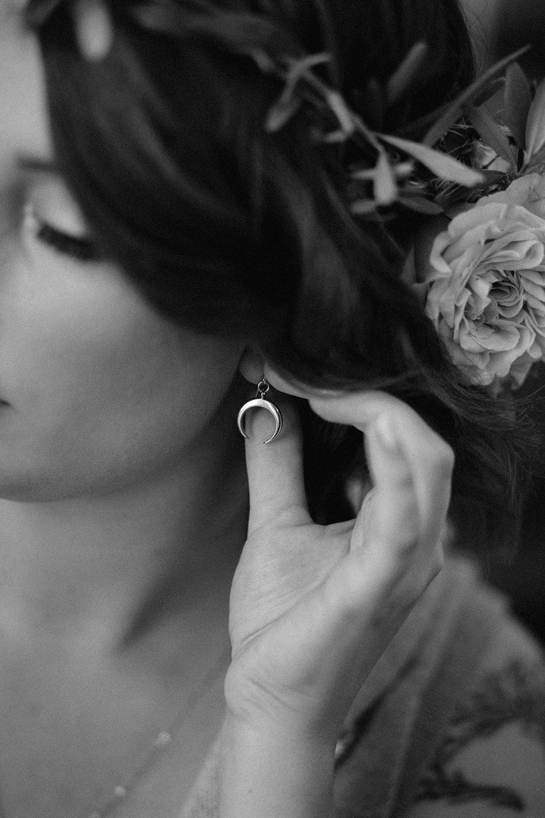 moody photography bride prep.jpg