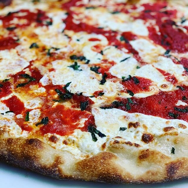 Must eat now!!!
...........
#bestpizza #bestofct #bestofhartford #ctpizza #pizza #avonct #simsbury #simsburyct #cantonct #ctfood #ctfoodie #ctfoodlovers #thincrust #thincrustpizza #newyorkpizza #dailypizza #awardwinning