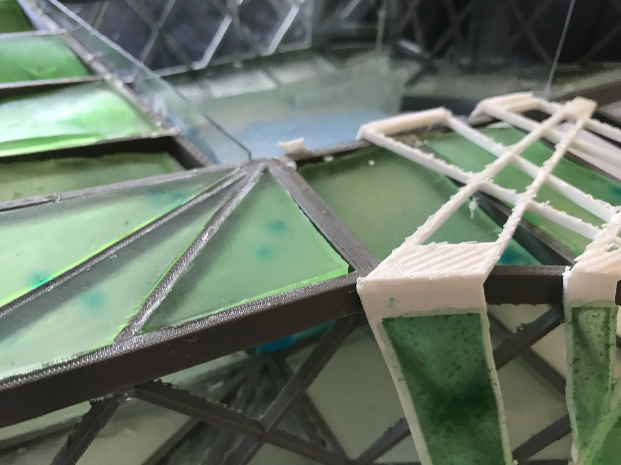  Using a combination of colored glycerin and 3D printed structure to build a unique physical model 
