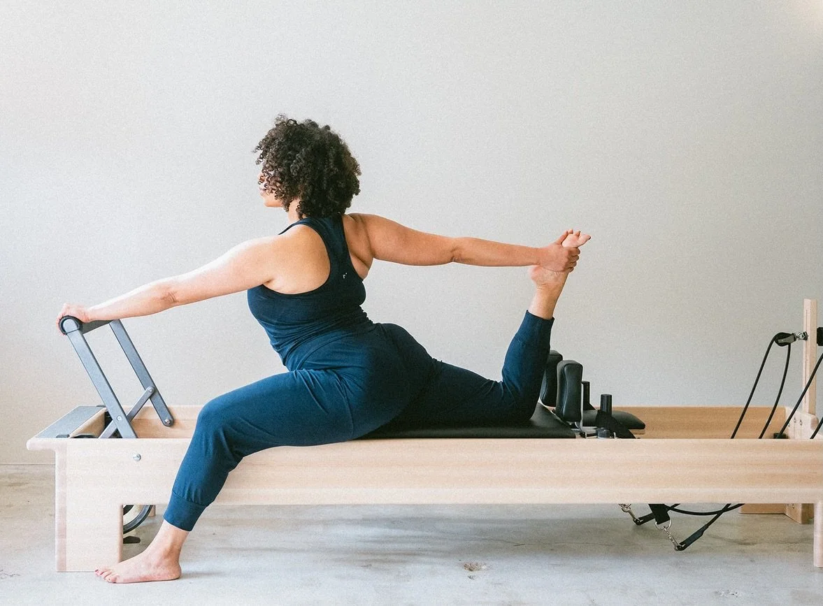 For the love of quads 〰️ the quads are on the stomach meridian in Chinese medicine, and engaging with the stomach meridian can impact us in so many ways, including creating a sense of grounding, supporting digestion, and releasing jaw tension.

So, s