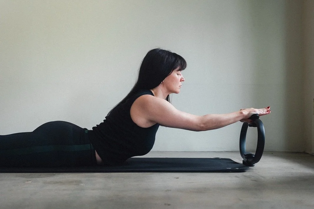 Sunday suggestion ☀️ take class with @kitwarchol and then grab brunch at either @botanicafood or @besito_losangeles 〰️ d r e a m y ! 

Link in bio to book a class 🕊️