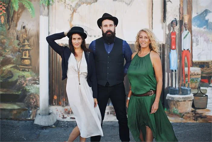 The Waifs.jpg