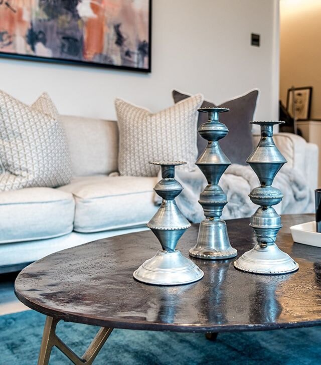 Coffee table details from our Holland Park project, now available to view on our website - follow link in bio. .
.
.

#studioypsilon #studioypsilontoday #hollandpark #london #hollandparkinteriors  #londoninteriors #interiorarchitecture #interiorslond