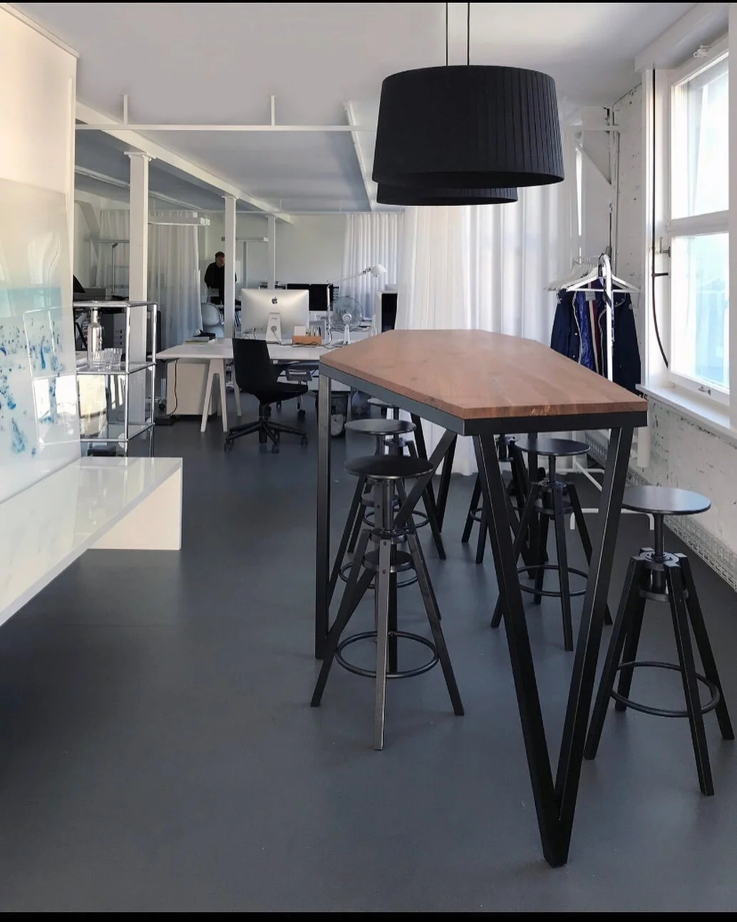 Memo table - CRK Kommunikation Basel. News Office concept