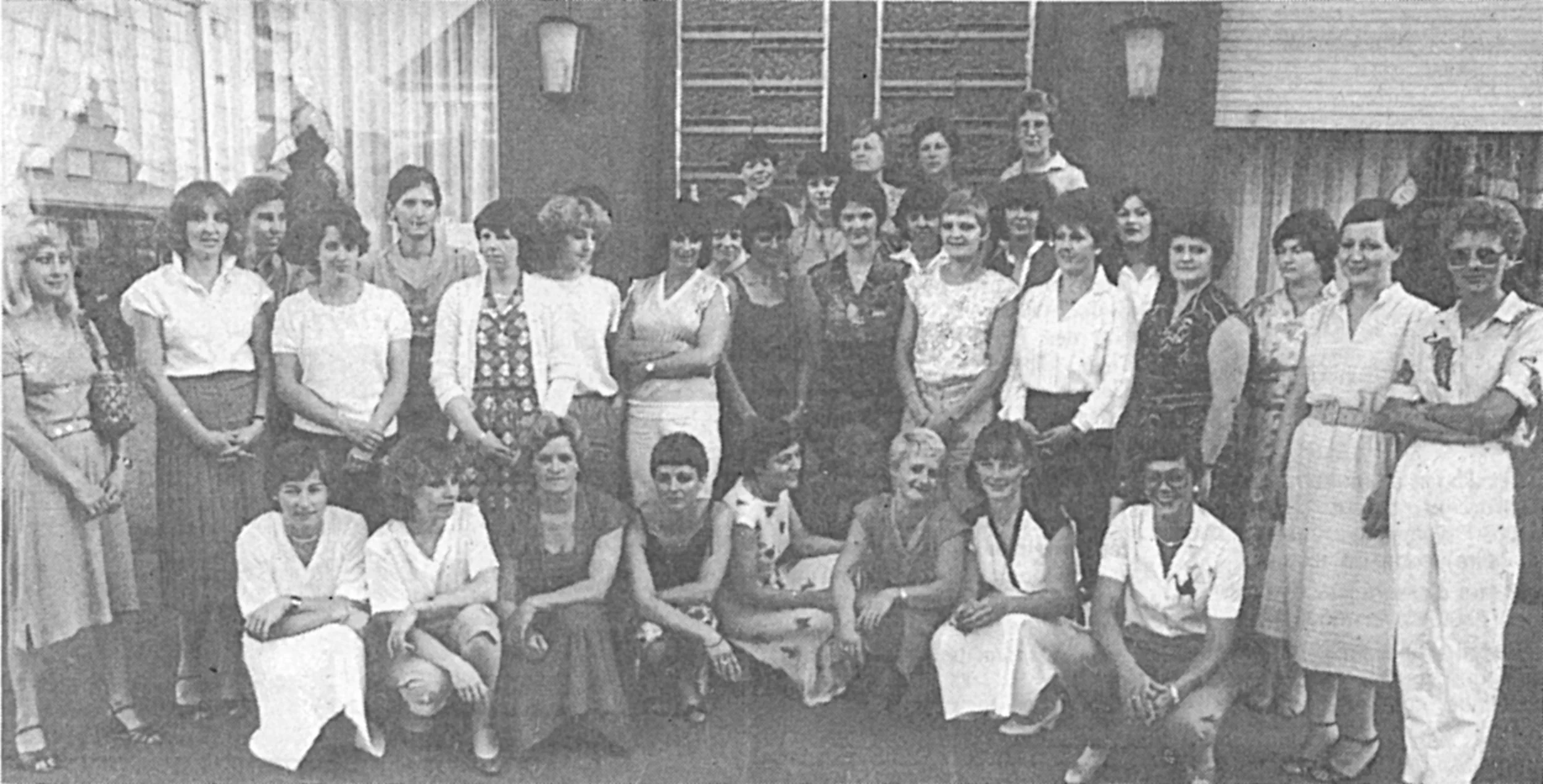 Die dames ménagères feiern ihren Saisonabschluss (1981)