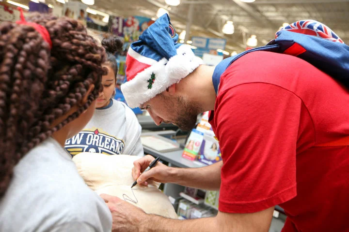 Pelicans Shopping 9.jpg