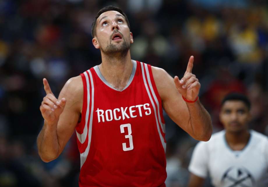 Co-Founder Ryan Anderson (Houston Rockets) giving Glory to God