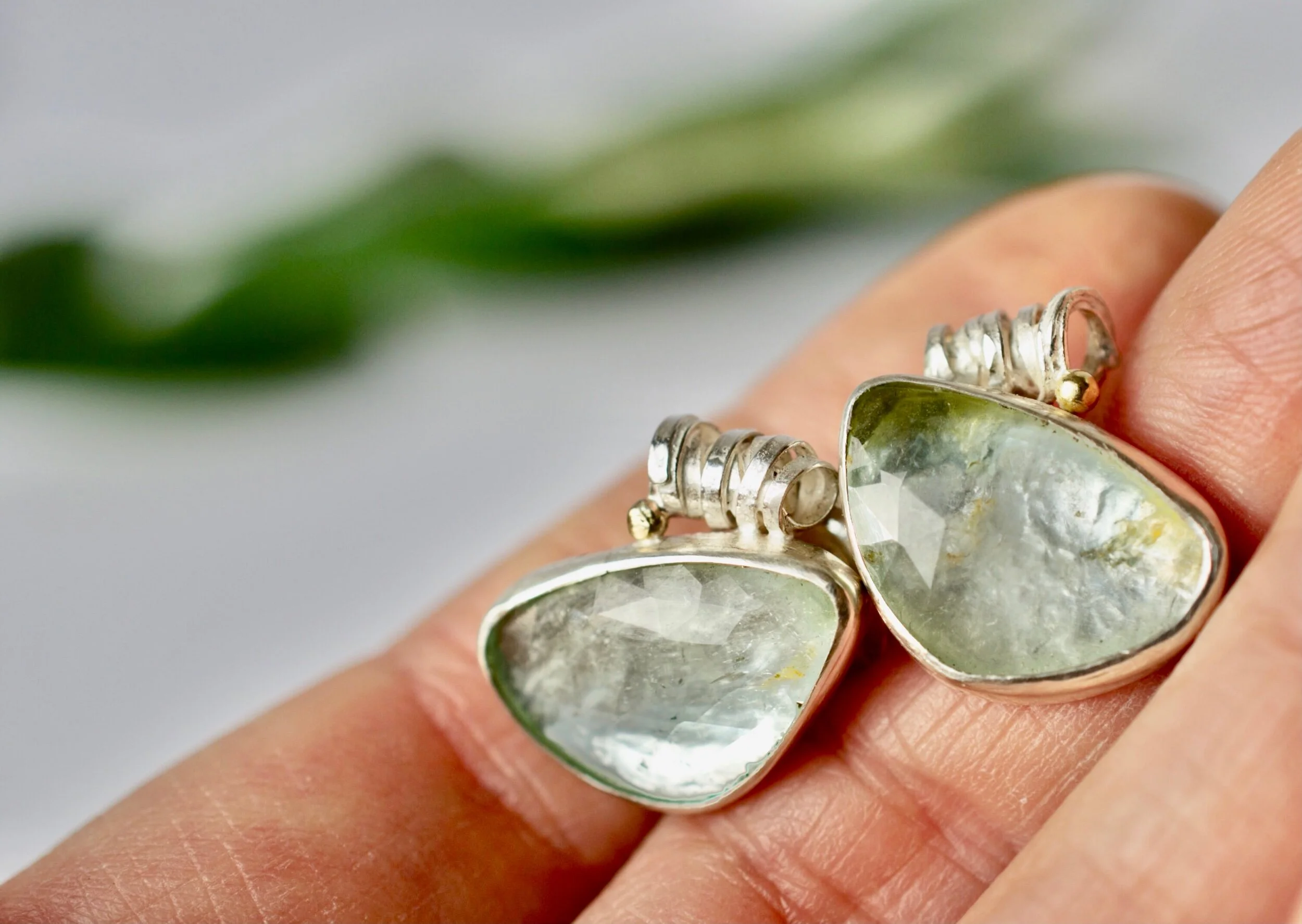 E9F30867-DA5D-4F3E-9352-D72EAA91B786