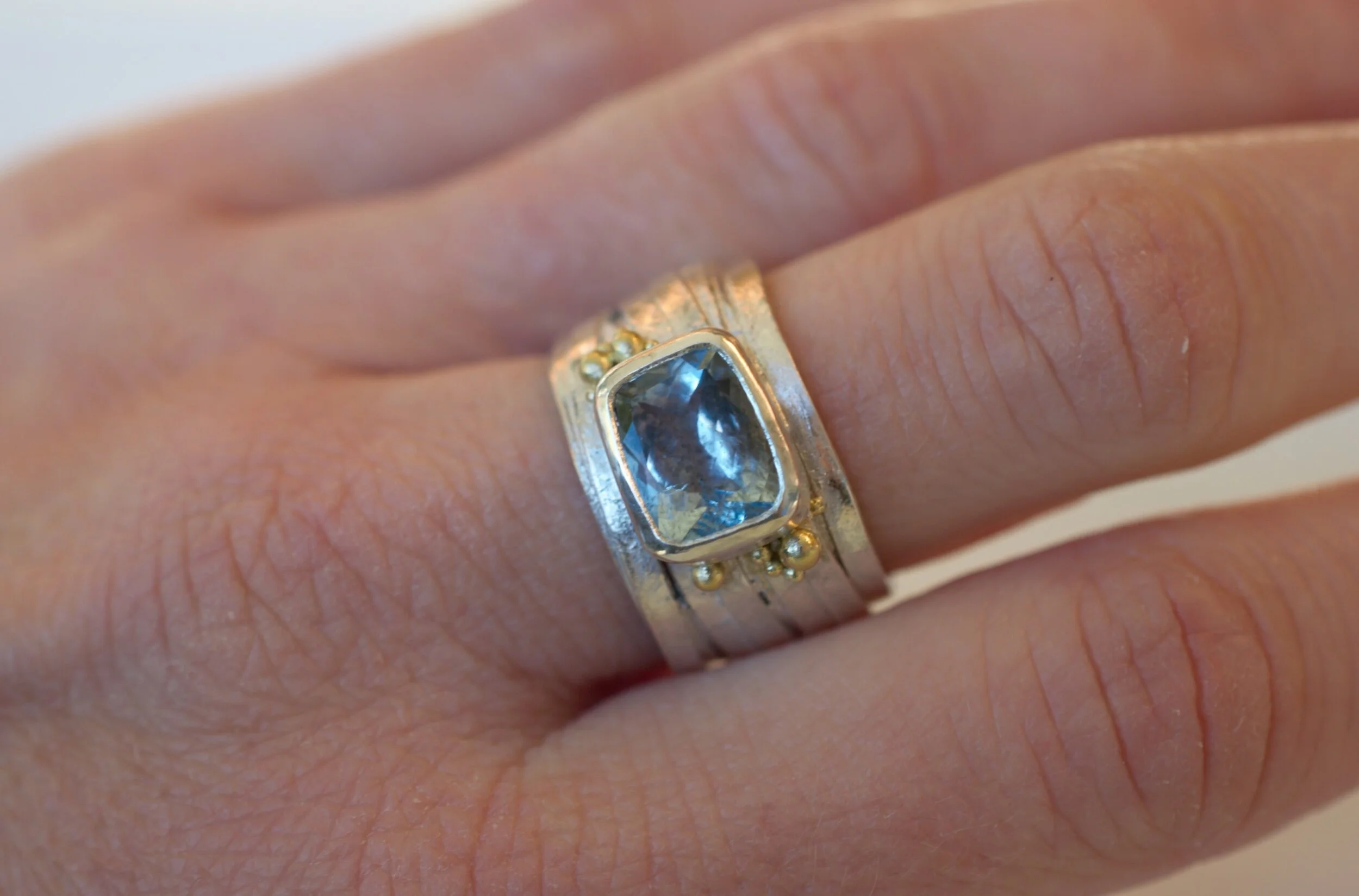 90A56CF8-BF48-48E0-B31E-2504133D5E4B