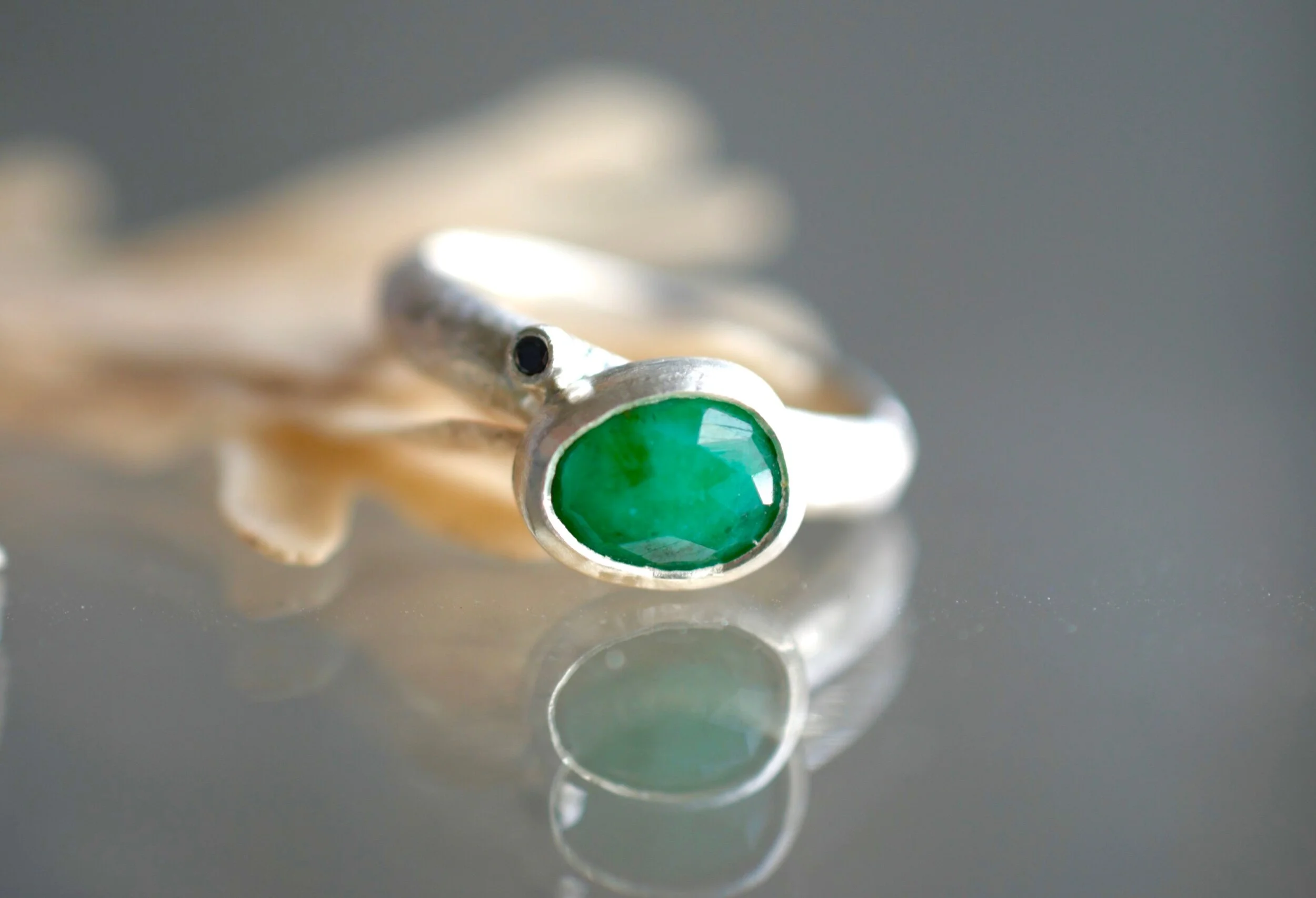 06C204E5-4E3A-4ACB-A811-CADBAB103BB0