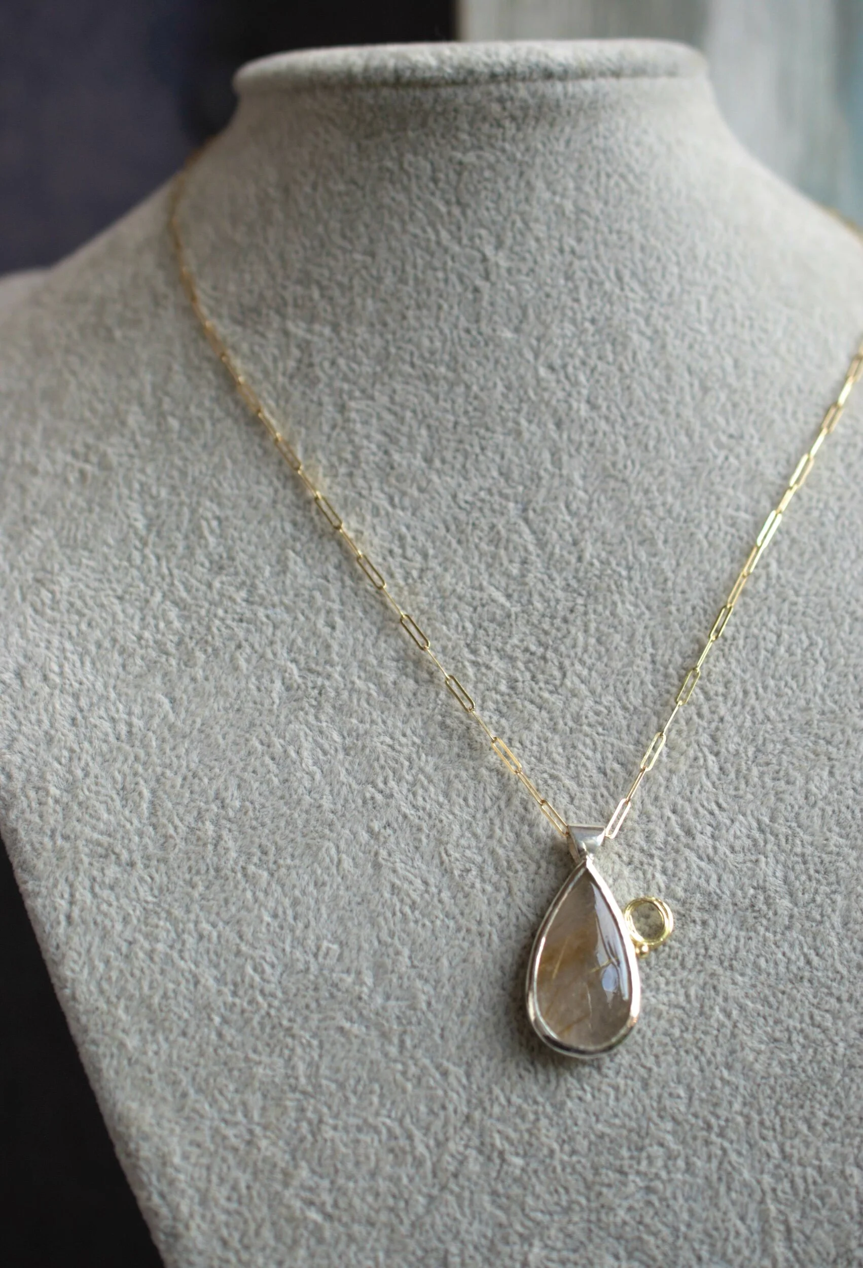 2015CCE2-73AC-4301-AF5E-2AA3B18B294E