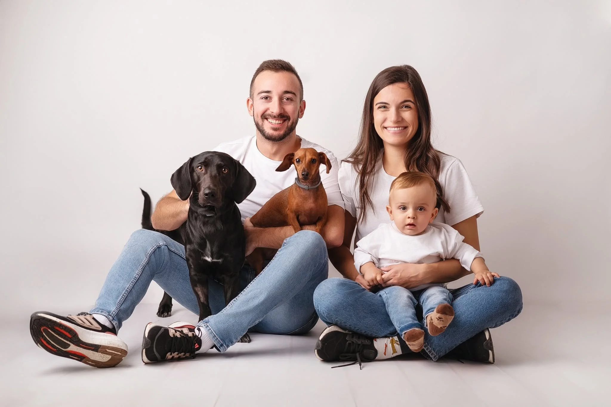Obiteljsko fotografiranje, obiteljsko slikanje, family session, obitelj, bebe, djeca, obiteljsko fotografiranje cijena, fotografiranje ljubimaca, slikanje pasa, fotografiranje pasa