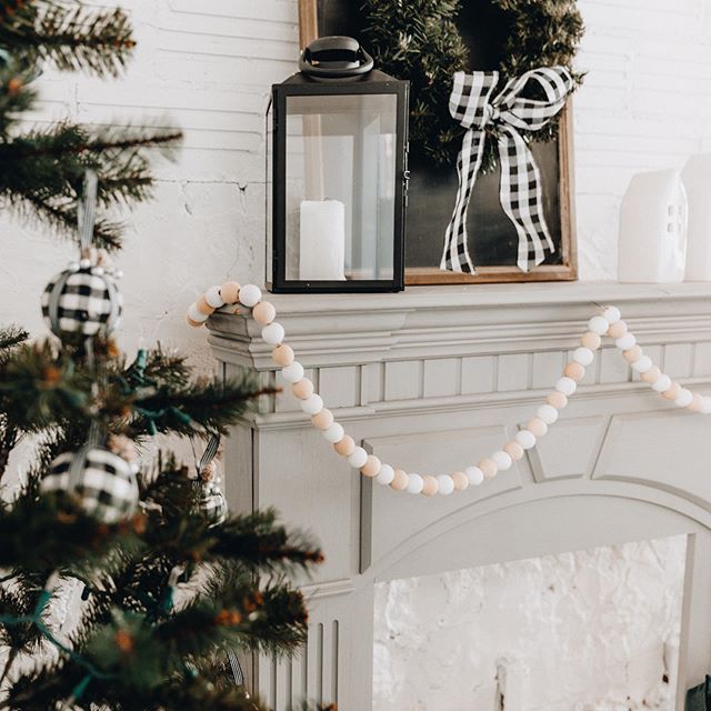 It&rsquo;s HERE!! Perfectly styled holiday backdrop by designer @laurenkostercreative will be in the studio for the months of November and December! 🎄 Holiday sessions and studio reservations are going quickly, book today! ❄️