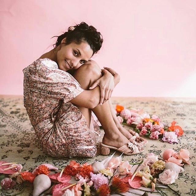 Happy International Women&rsquo;s Day! 🌸 Tag someone who has inspired you, helped you, been an amazing friend...and remind them why they&rsquo;re awesome! 🤩
📷 @alyssamcelheny
Styling @laurenkostercreative