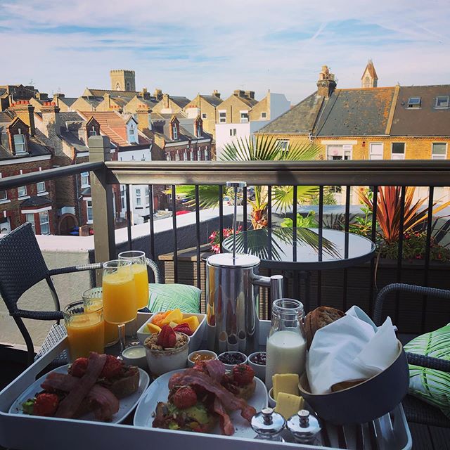 Kind of missing waking up to this 3 course breakfast situation brought to our very own wee balcony in Margate. Can&rsquo;t recommend this gorgeous B&amp;B highly enough. Fantastic friendly service from host Stephen and a 5 star breakfast complete wit