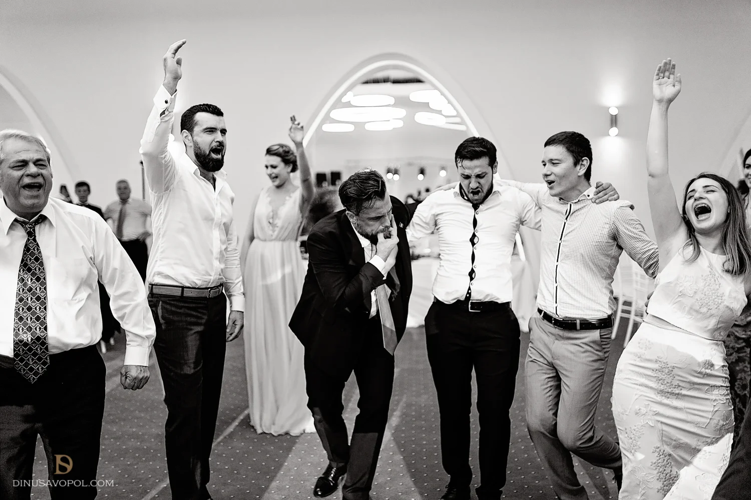 Ovidiana & Alin {wedding day} | www.dinusavopol.com