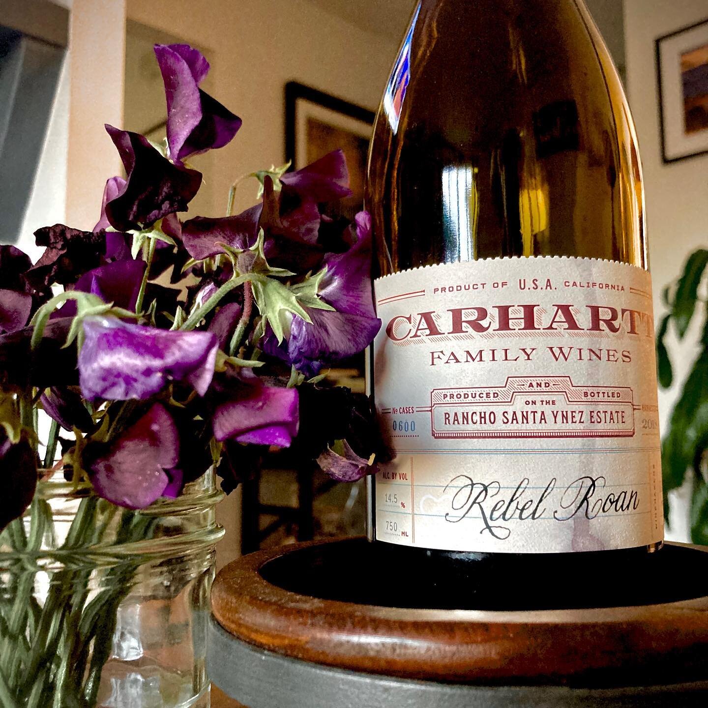 I wanted to post a pairing with this @carharttfamilywines Rebel Roan GSM (+petite sirah) but we ate all of Mike&rsquo;s pasta with sausage before we got to it! 🤷&zwj;♀️ #sorrynotsorry plus, check out their awesome new branding!

#wineandfood #losoli