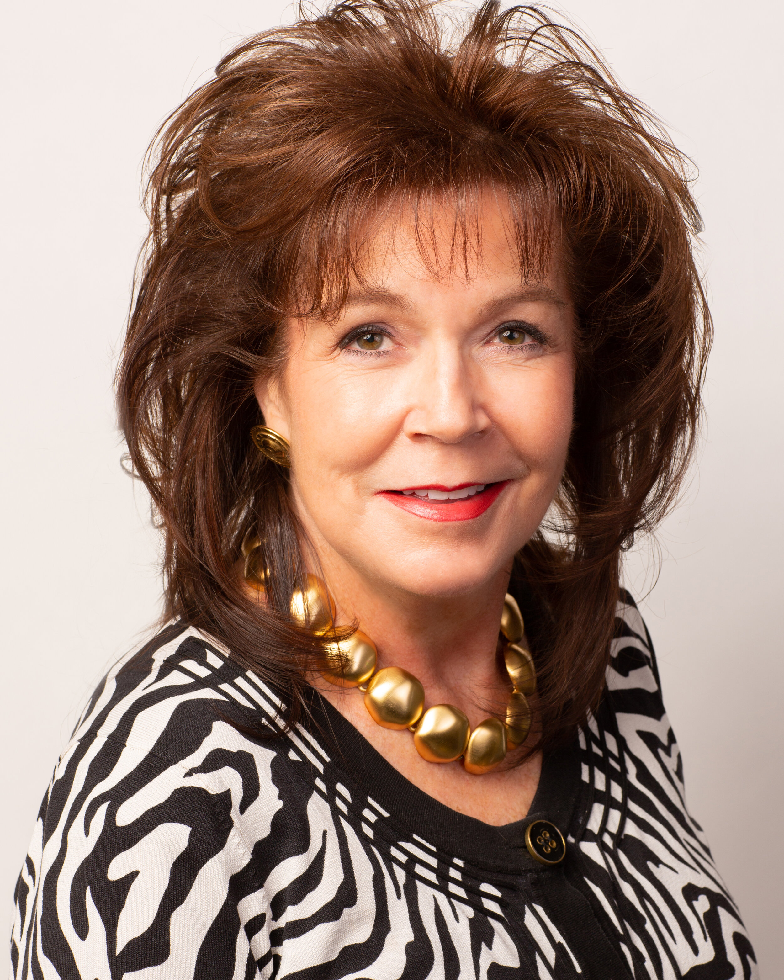 Debbie Kipper, Finance and Administrative Specialist