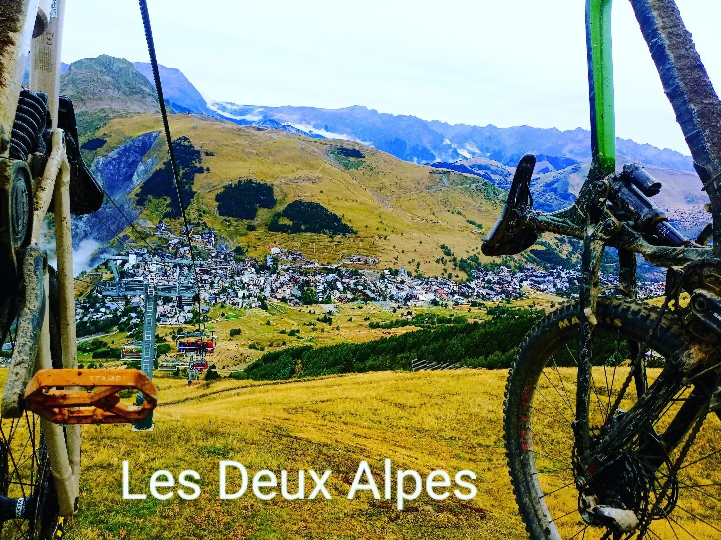 Quick break from bike road tours &amp; recent rainy rescues.
MTB day in L2A. Great to be back. Talking winter transfers.

alpexpress@alpexpress.net

#lesdeuxalpes 
#mtblife 
#alpesdhuez 
#esfalpedhuez 
#esflesdeuxalpes 
#transfernews 
#winter
#french