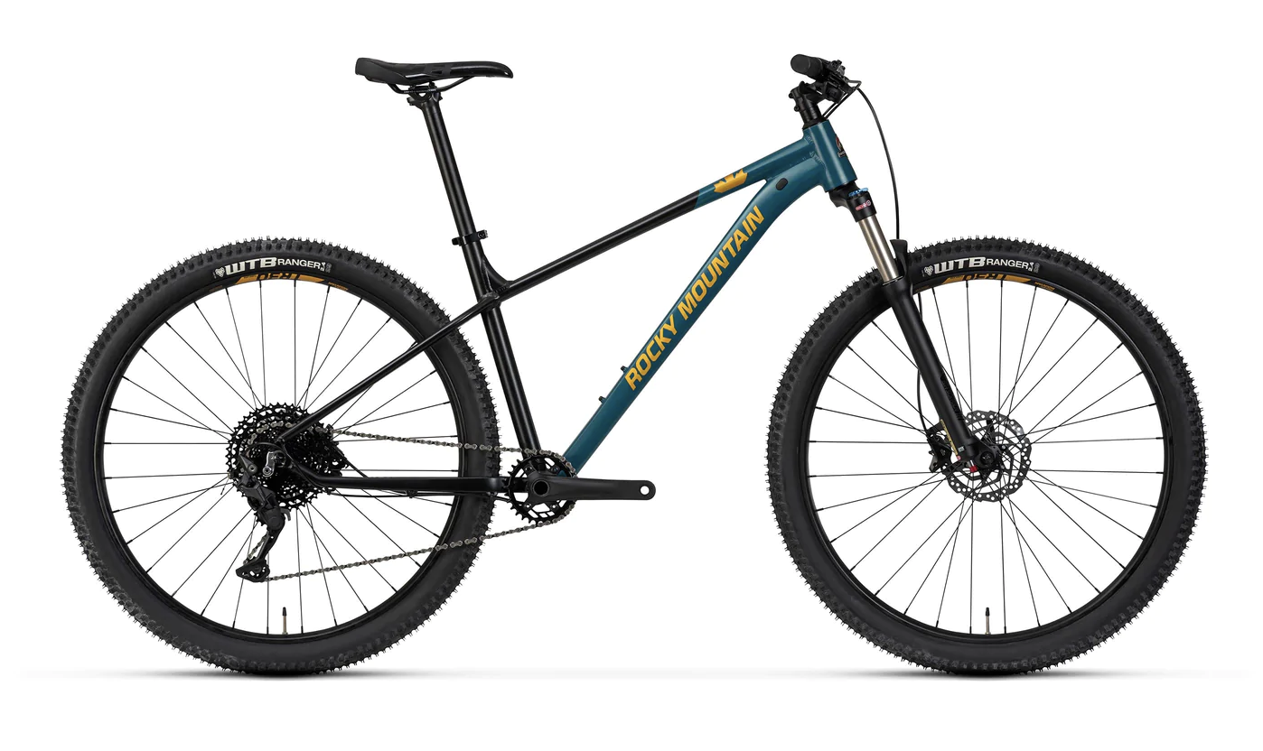 22 Rocky Mountain Fusion 30 Black Blue.png