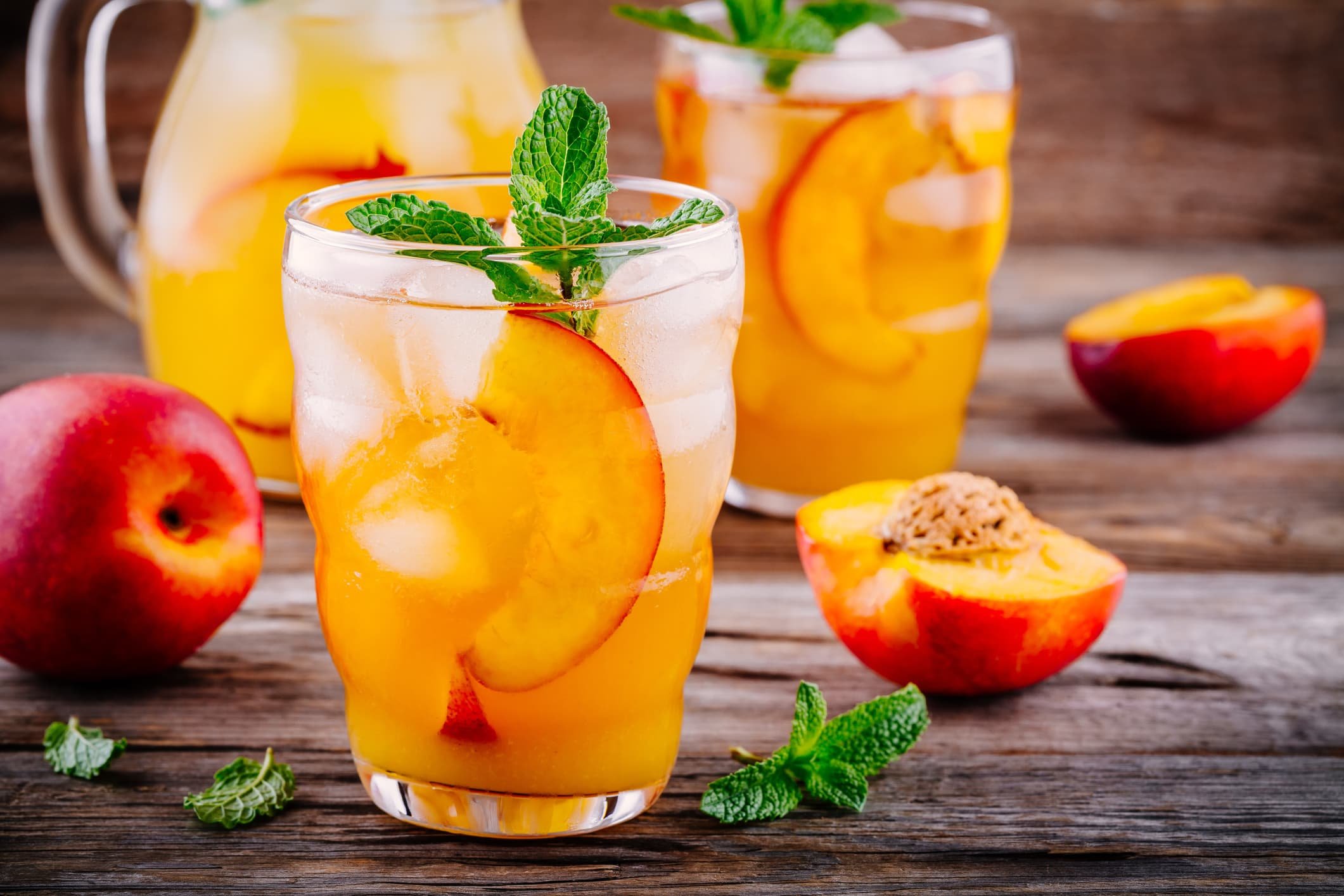 Summer Peach Iced Tea Cocktail Recipe
