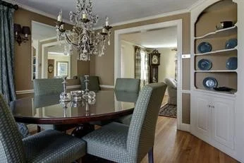 DINING ROOM 1.jpg