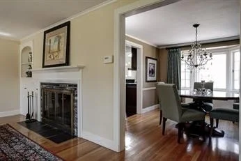 DINING ROOM 2.jpg