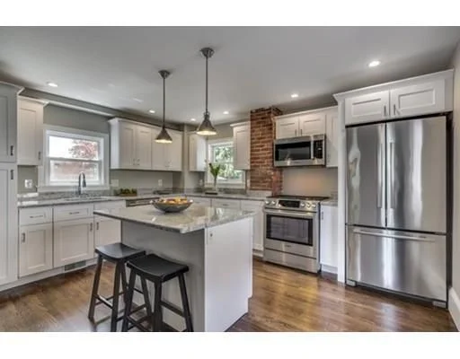 WIN 2 2 Kitchen 2 l3b213945-m11xd-w1020_h770_q80 - Copy.jpg