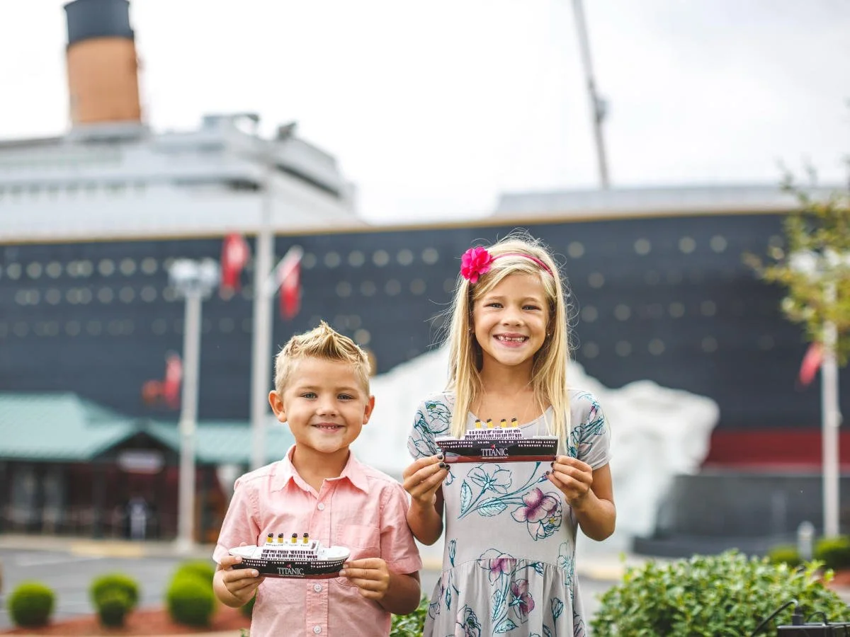 Titanic_Kids_Hero_e9465c88-32a7-4c06-85e9-1348e1366ae0.jpg