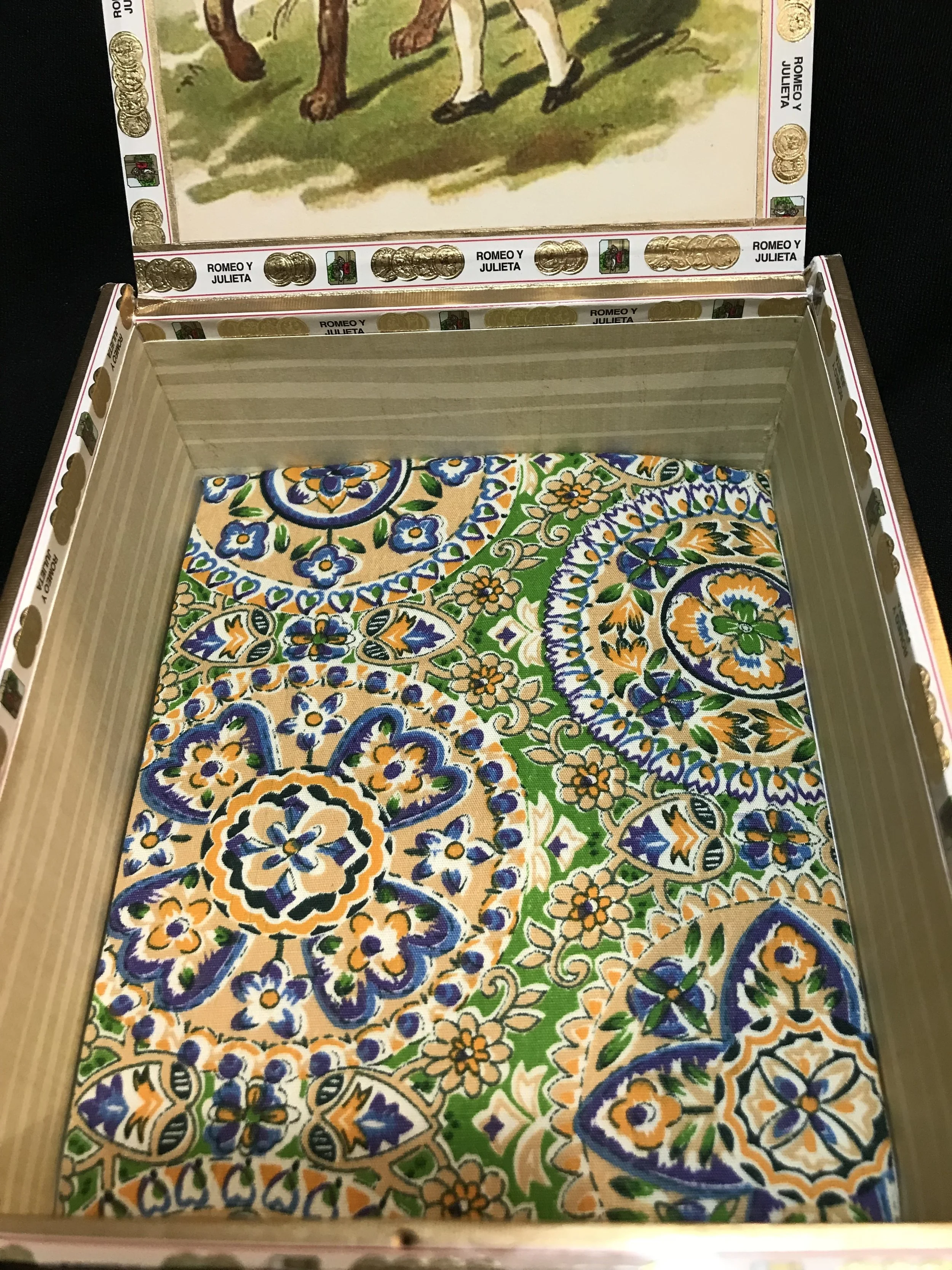 Little Red 1 Cigar Box.6.JPG