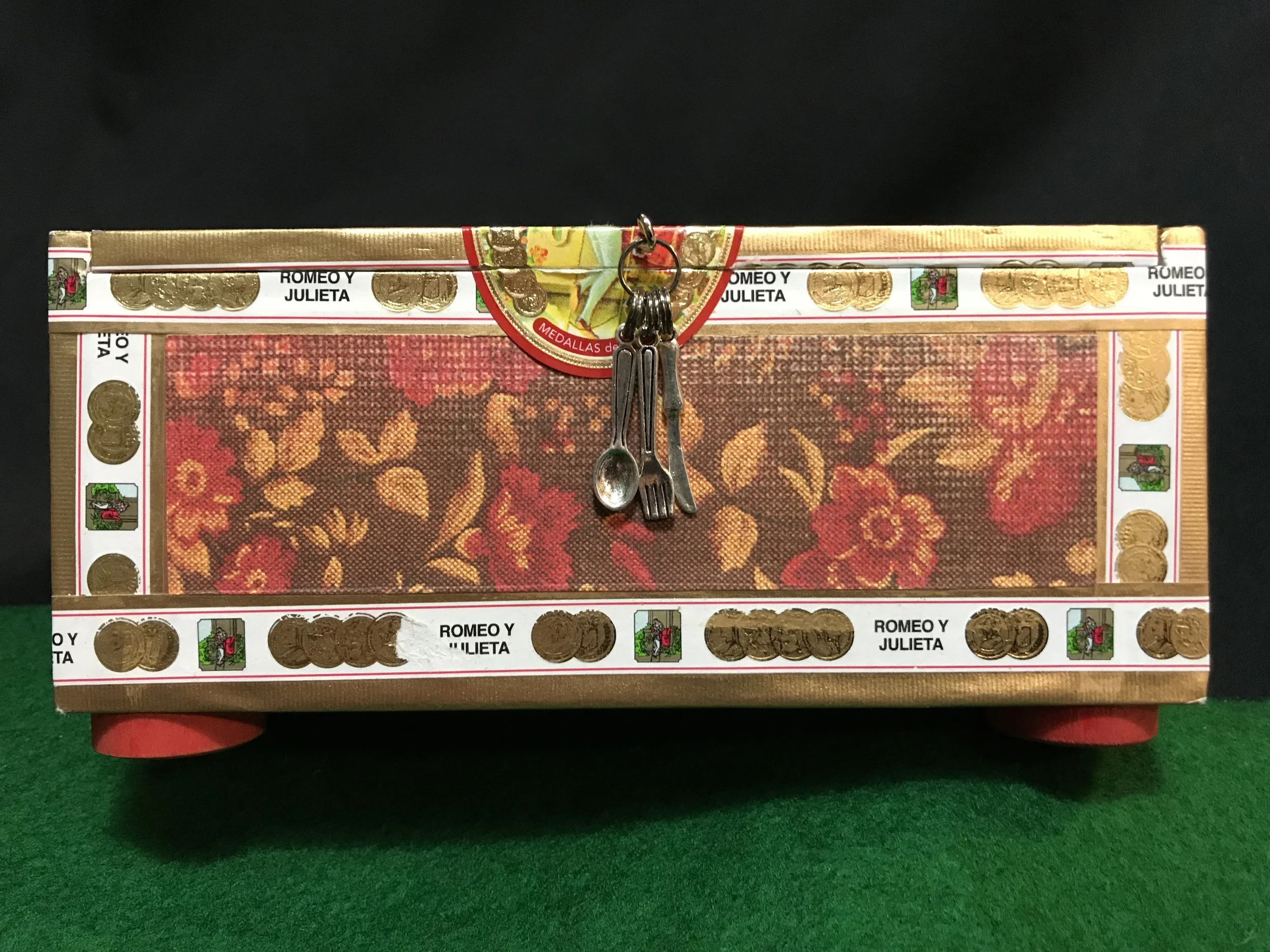 Little Red 1 Cigar Box.3.JPG